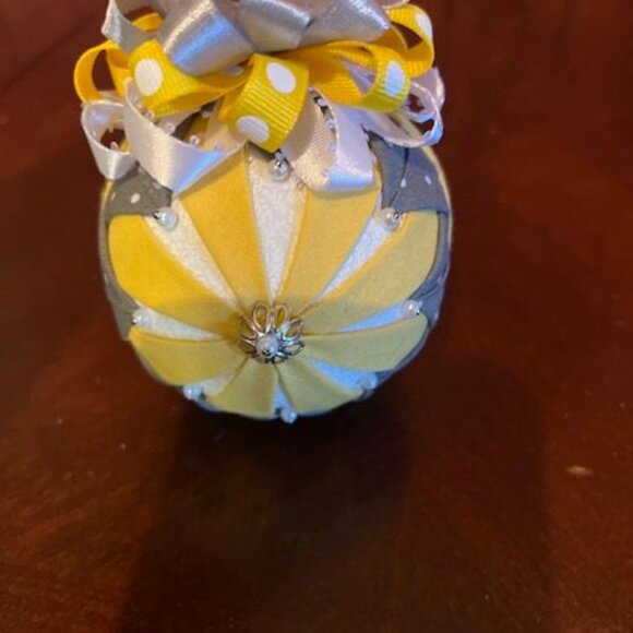 Snoopy & Woodstock Quilted christmas Ornament Ribbon Embellishment & Beaded - Picture 3 of 5